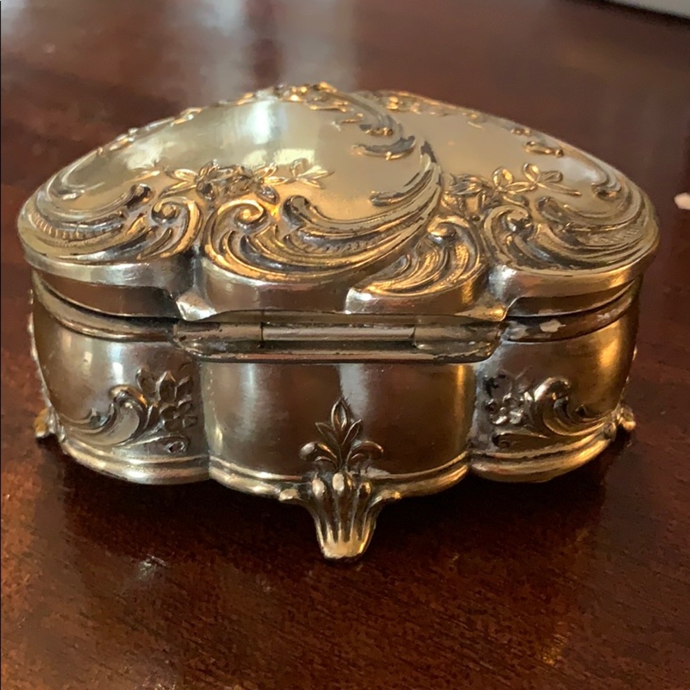 Trinket Box Embossed. - Picture 4 of 5